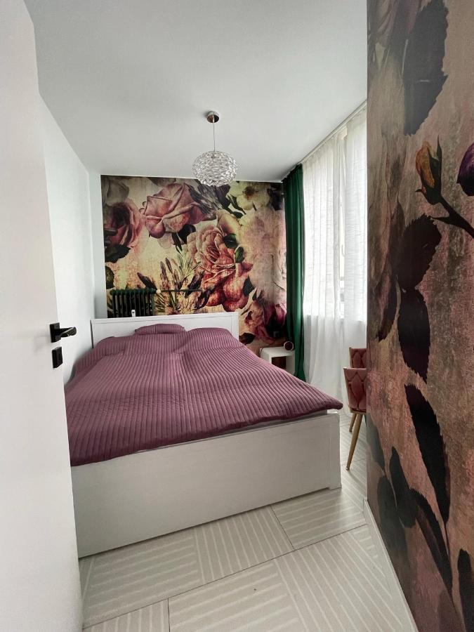 Bright: Flat With Balcony - Kitchen - Free Parking Apartment เบอร์ลิน ภายนอก รูปภาพ